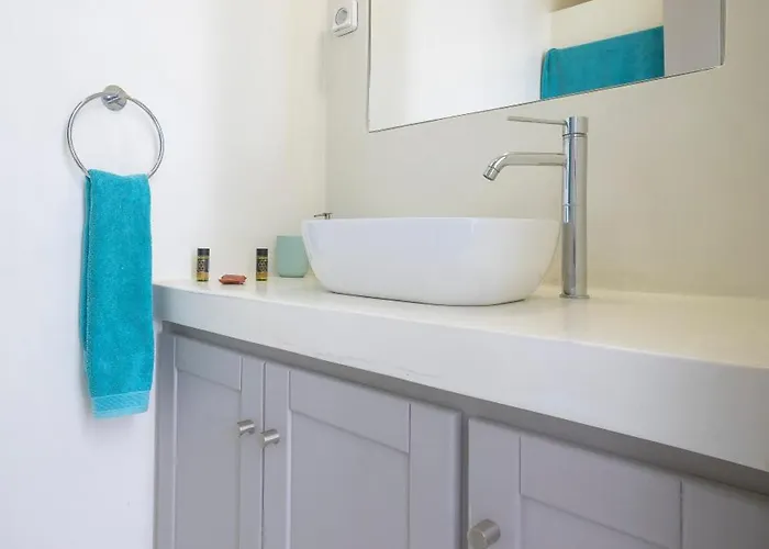 ヴィラ Ione ミクリ・ヴィグラ